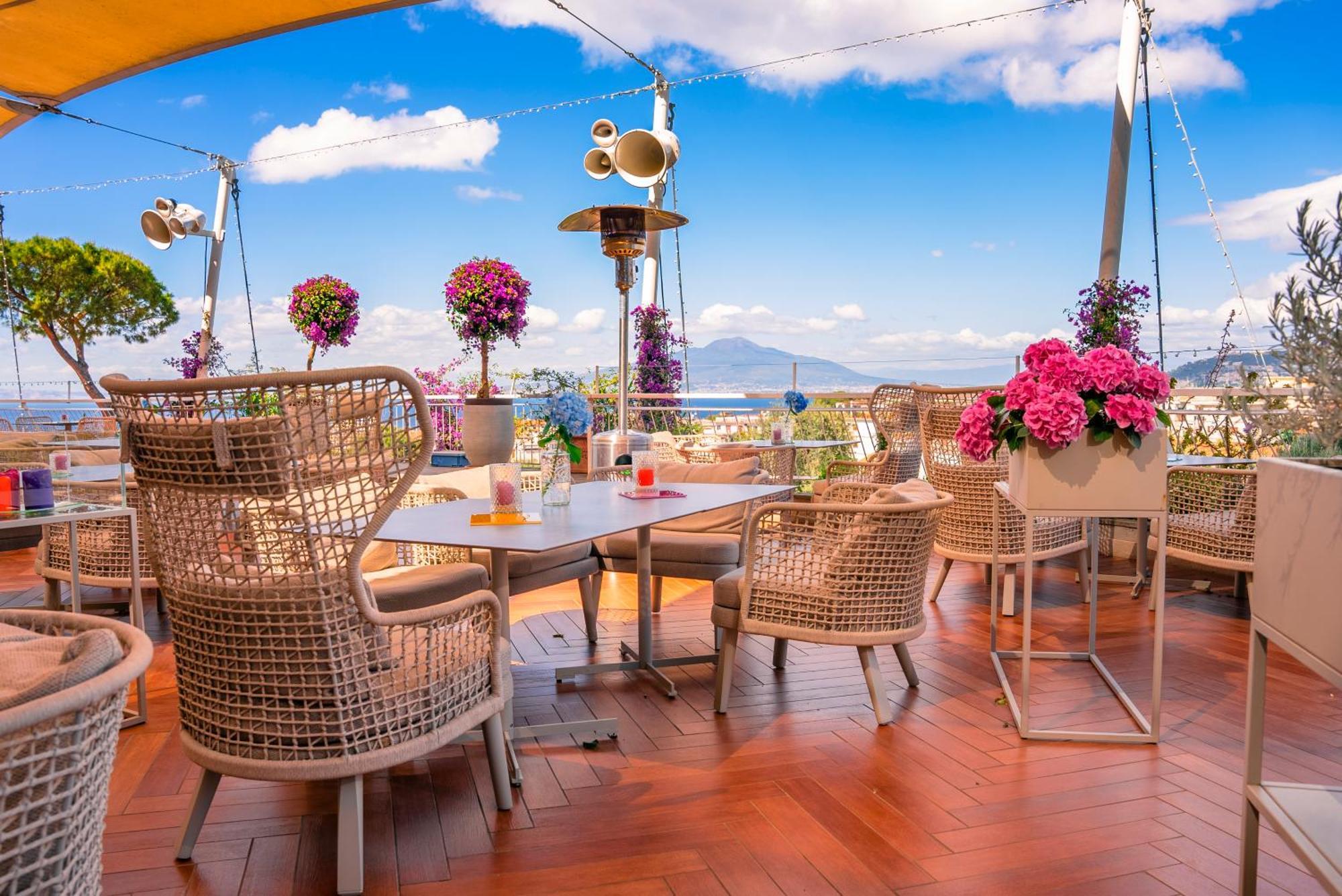 Hilton Sorrento Palace Exterior photo