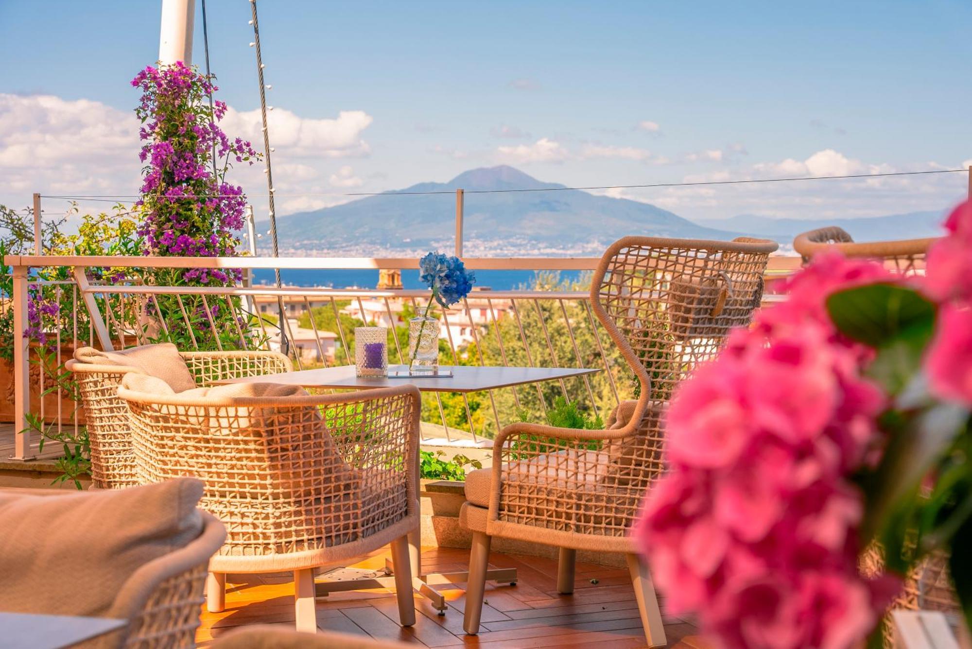 Hilton Sorrento Palace Exterior photo