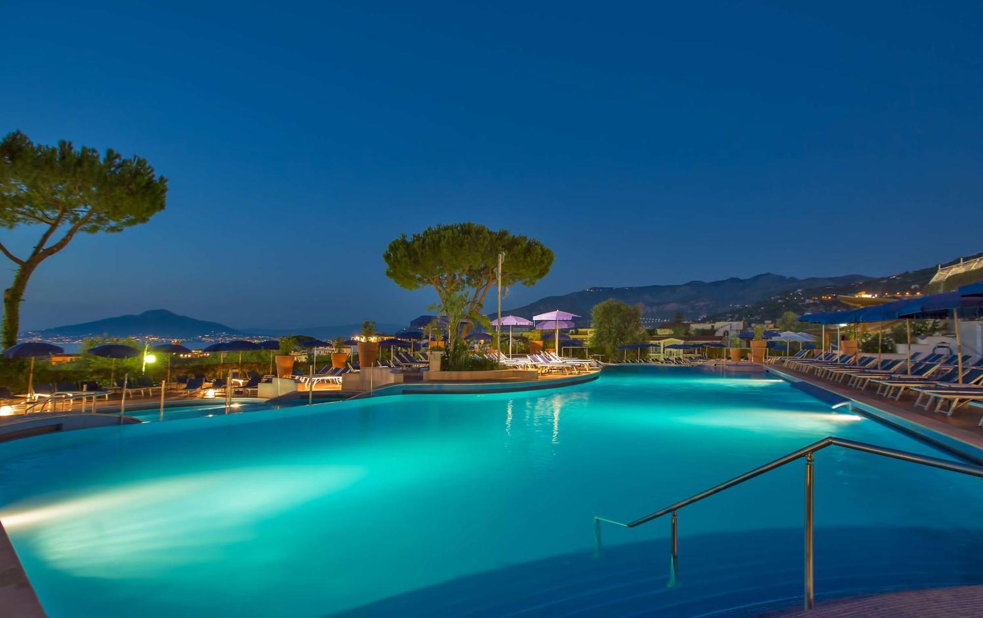 Hilton Sorrento Palace Exterior photo
