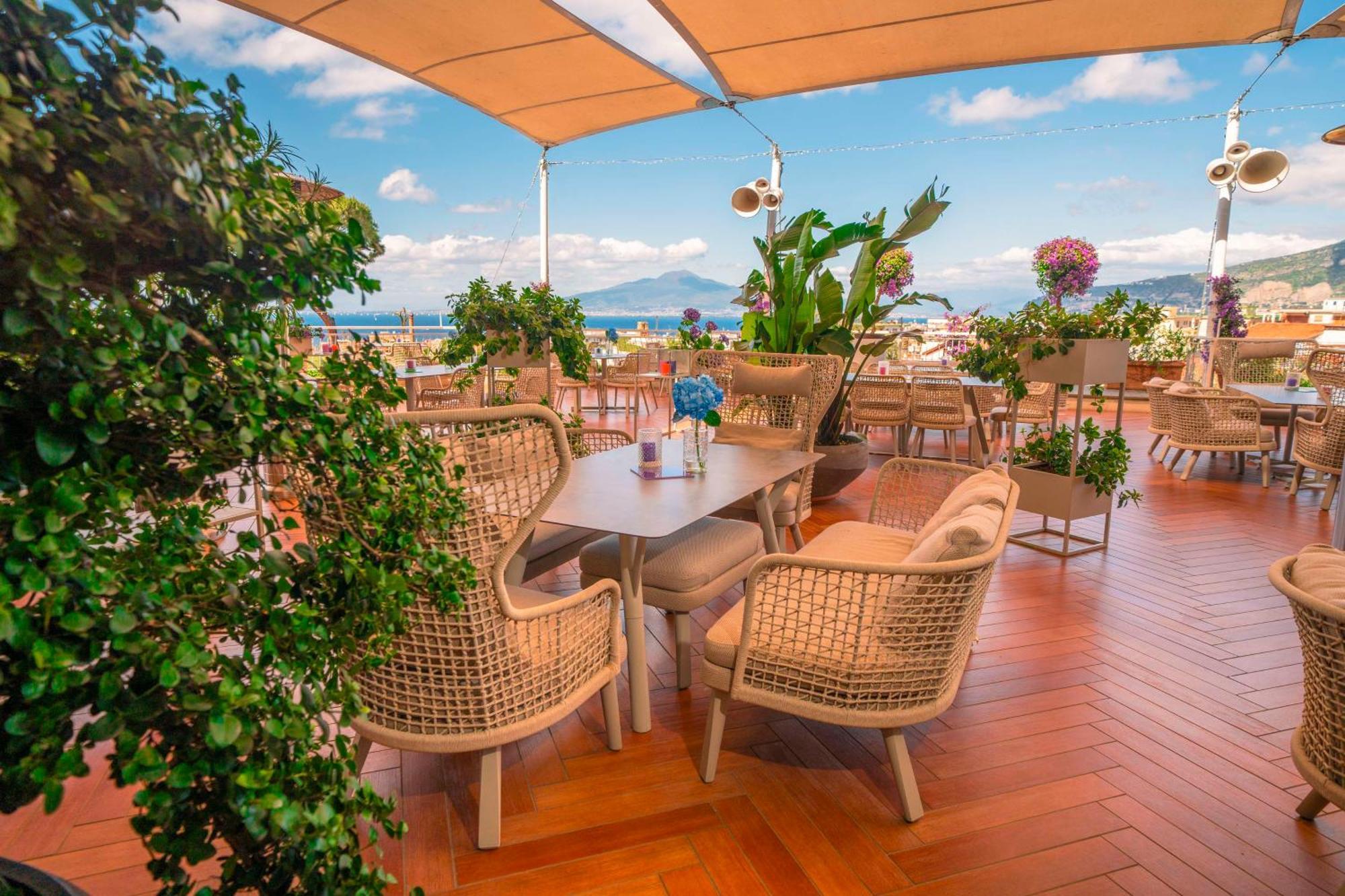 Hilton Sorrento Palace Exterior photo