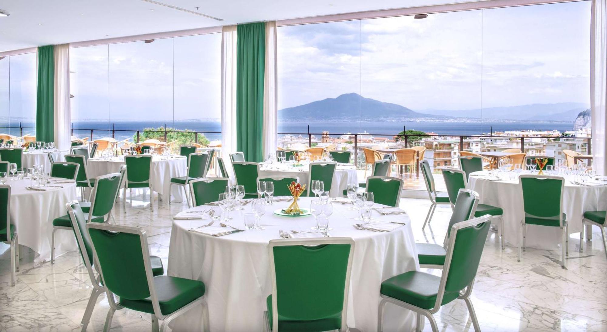 Hilton Sorrento Palace Exterior photo