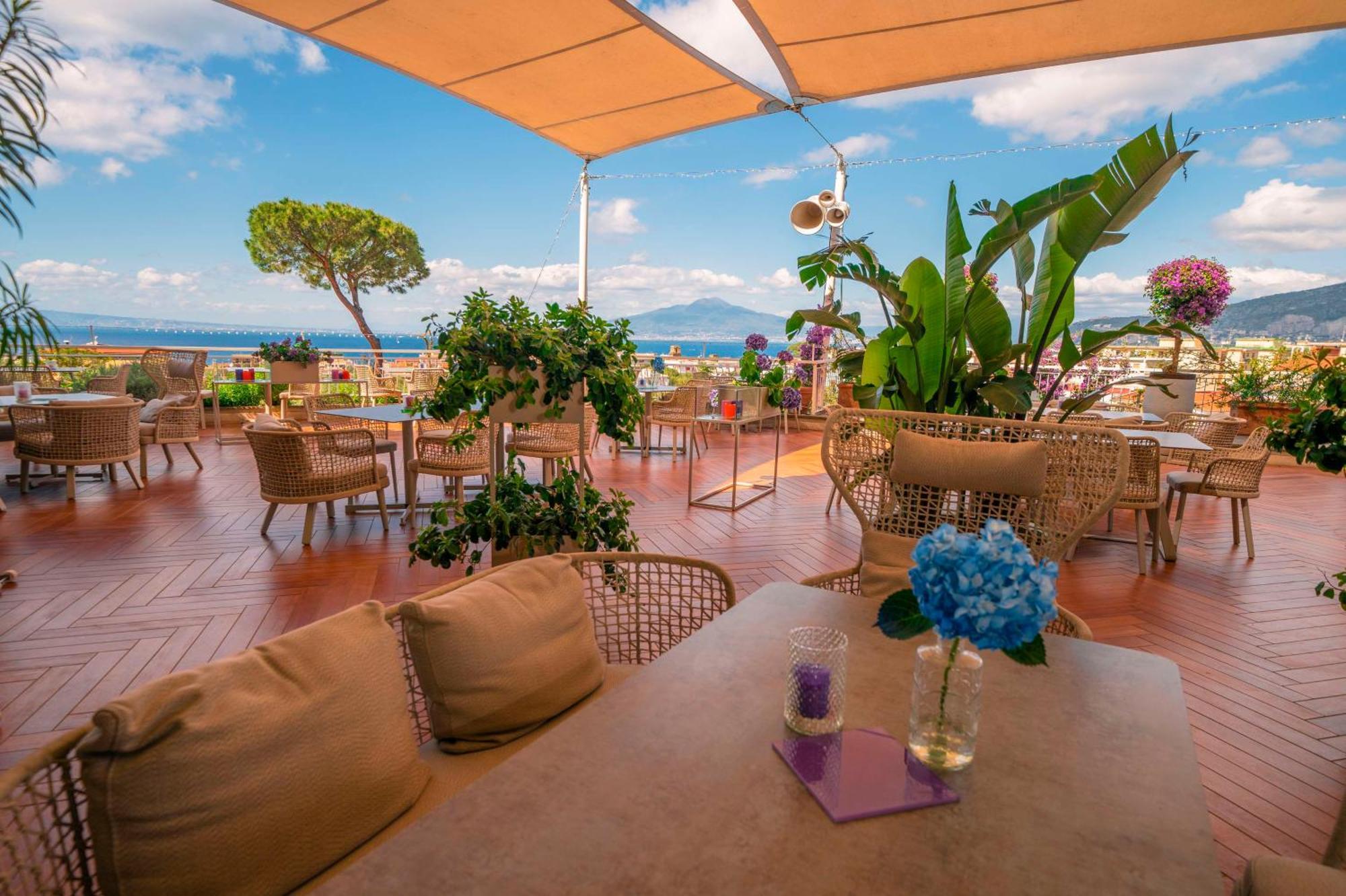 Hilton Sorrento Palace Exterior photo